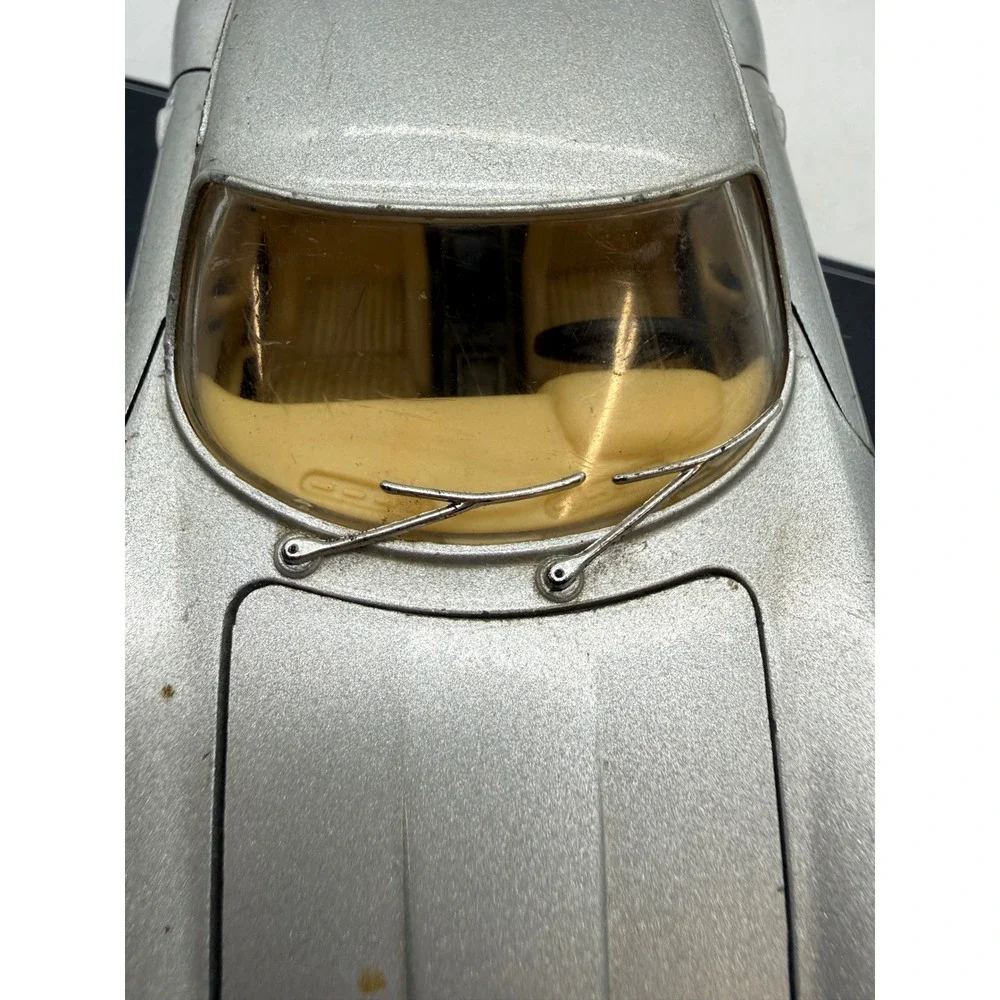 Bburago Ferrari 275 GTB 4 1966 Silver Diecast 1/24 Scale Model Car Italy Base